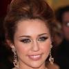 La starlette de Disney Miley Cyrus, s'offre ici des cils d'une longueur incroyable pour un regard simplement à tomber !