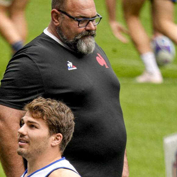 Antoine Dupont lors d'une séance d'entraînement au stade OL de Decines-Charpieu, près de Lyon, dans le sud-est de la France, le 4 octobre 2023, lors de la Coupe du monde de rugby en France 2023. 