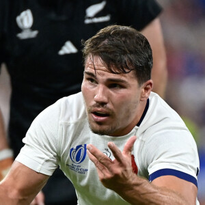 Antoine Dupont ( 9 - France ) - - Match d'ouverture de la coupe du monde de Rugby : La France l'emporte 27 à 13 face à la Nouvelle Zélande (All Blacks) au Stade de France à Saint-Denis le 8 septembre 2023. © Federico Pestellini / Panoramic / Bestimage 