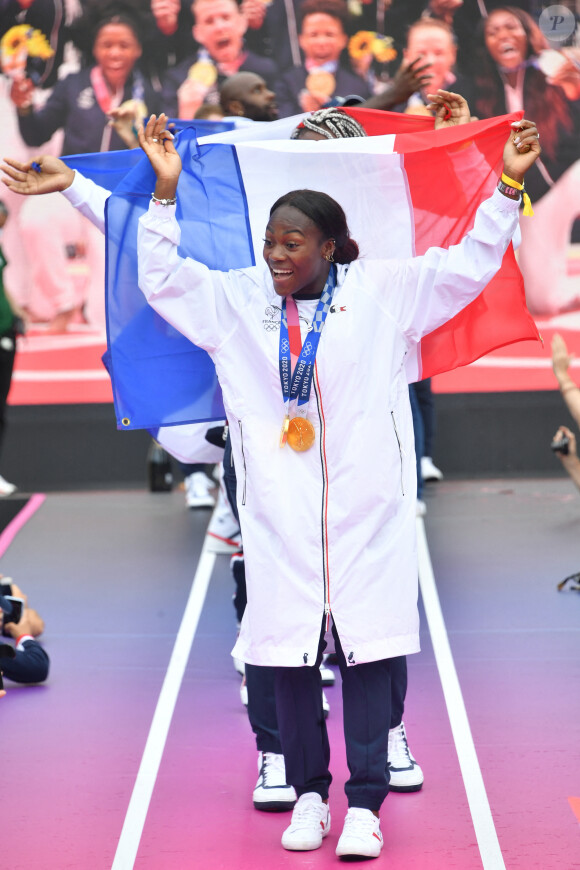 "J'ai été très malheureuse de ça parce qu'il y a des choses qui ont été vraiment détournées des faits", assure-t-elle
Clarisse Agbegnenou - Teddy Riner et l'équipe de France de Judo médaillée des jeux olympiques de Tokyo célébrés au Trocadéro à Paris, le 2 août 2021. © Veeren/Bestimage