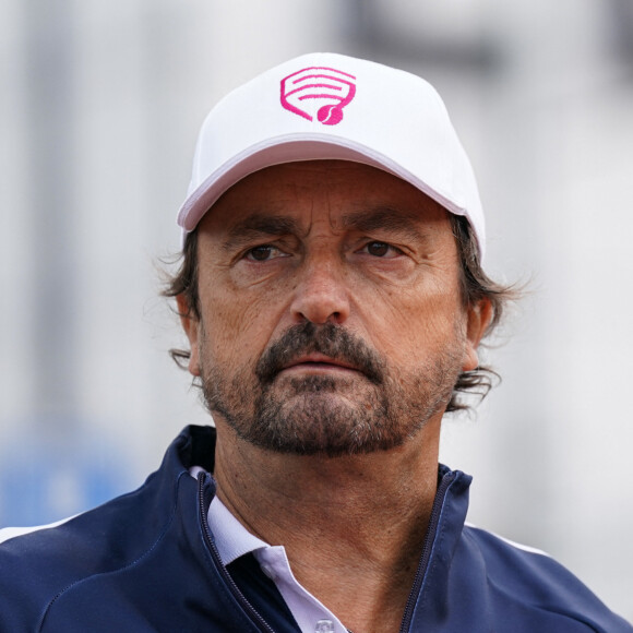 Henri Leconte a frôlé la mort
 
Henri Leconte, initiation au tennis lors de la Journée Olympique où les fédérations sportives et les acteurs locaux se mobilisent pour faire découvrir de nouvelles disciplines urbaines ou des sports olympiques, pratiquer, admirer et rencontrer de grands champions. Saint-Denis.