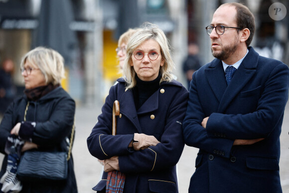 Elle était venue incognito.
Agnes Pannier-Runacher, ministre de la Transition Ecologique et son compagnon Nicolas Bays - Obsèques de Dominique Bernard à Arras, 19 octobre 2023 @Raphael Lafargue/ABACAPRESS.COM