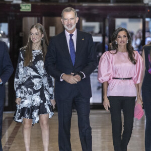 La princesse Leonor, le roi Felipe VI, la reine Letizia et la princesse Sofia - La famille royale d'Espagne lors du traditionnel concert la veille de la cérémonie des "Princesa de Asturias Awards" à Oviedo. Le 19 octobre 2023 