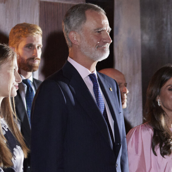 La princesse Leonor, le roi Felipe VI, la reine Letizia et la princesse Sofia - La famille royale d'Espagne lors du traditionnel concert la veille de la cérémonie des "Princesa de Asturias Awards" à Oviedo. Le 19 octobre 2023 