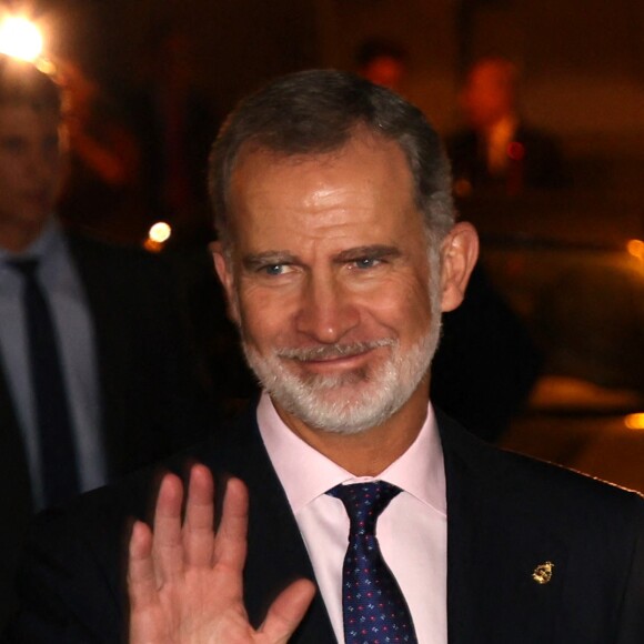 Le roi Felipe VI - La famille royale d'Espagne à la sortie du traditionnel concert la veille de la cérémonie des "Princesa de Asturias Awards" à Oviedo. le 19 octobre 2023 