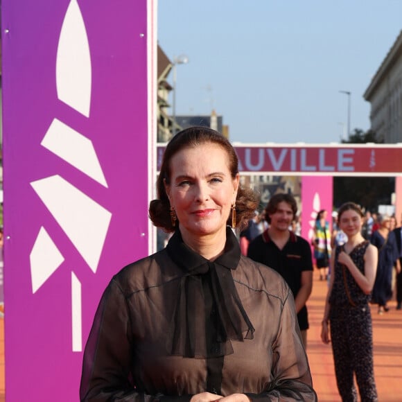 Où elle s'apprêtait à monter sur les planches pour la pièce Bérénice
Carole Bouquet - Arrivées à la cérémonie de clôture et la projection du film Joika lors de la 49ème édition du festival du film américain de Deauville le 9 septembre 2023. © Denis Guignebourg / Bestimage 