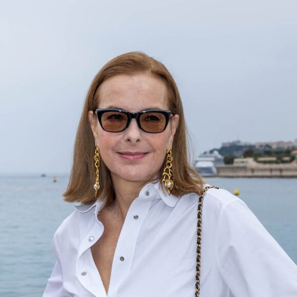 Carole Bouquet - Les célébrités assistent au défilé croisière Chanel au Monte Carlo Beach à Monaco, le 5 mai 2022. © Olivier Borde / Bestimage 