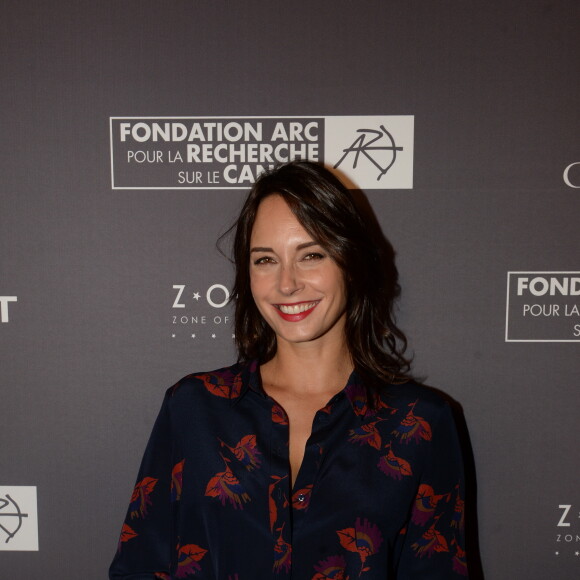Exclusif - Julia Vignali lors du dîner de la fondation ARC au restaurant de l'hôtel The Peninsula à Paris le 10 octobre 2016. © Rachid Bellak / Bestimage