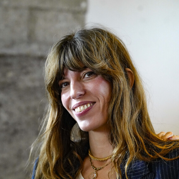 Lou Doillon présente le film "Boxes" réalisé par sa mère Jane Birkin lors du festival Lumière 2023 à Lyon le 22 octobre 2023. © Sandrine Thesillat / Panoramic / Bestimage 