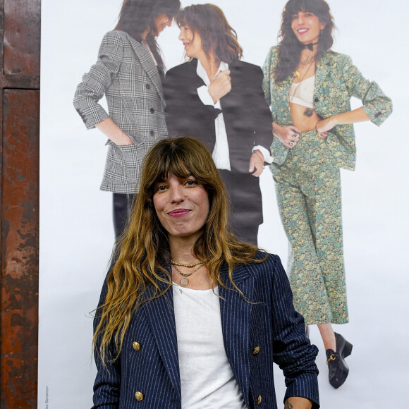 Lou Doillon présente le film "Boxes" réalisé par sa mère Jane Birkin lors du festival Lumière 2023 à Lyon le 22 octobre 2023. © Sandrine Thesillat / Panoramic / Bestimage 