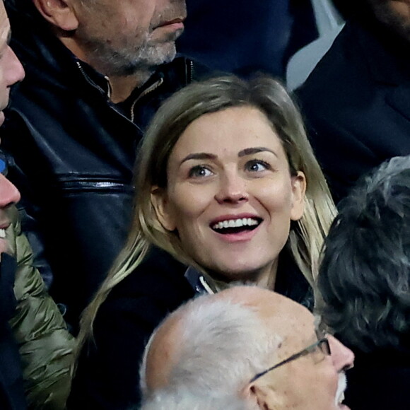 Laure Boulleau enceinte et Bruno Cheyrou - People des les tribunes de la coupe du Monde de Rugby France 2023 - Match de quart de finale "France-Afrique du Sud (28-29)" au Stade de France à Saint-Denis 15 octobre 2023. © Moreau-Jacovides/Bestimage