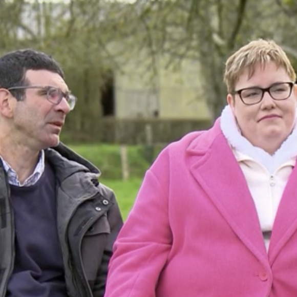 Et alors que le côté "militaire" de Justine inquiétait les téléspectateurs, il semblerait que le couple ait tenu.
Justine et Patrice dans "L'amour est dans le pré"