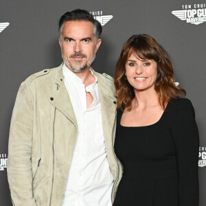 Une fois sa journée de travail finie, elle retrouve les siens, à savoir son mari Maxime Chattam et leurs deux enfants.
Faustine Bollaert et son mari Maxime Chattam - Avant-première du film "Top Gun Maverick" à l'UGC Normandie à Paris le 19 mai 2022. © Coadic Guirec/Bestimage