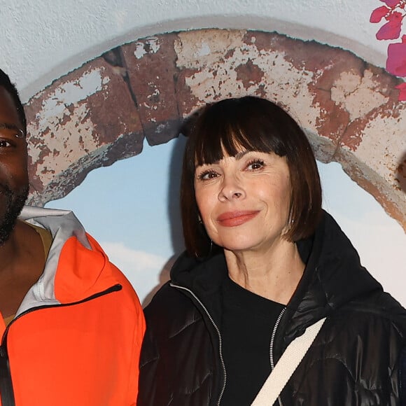 Mathilda May et son mari Sly Johnson - Soirée de gala pour la première de la comédie musicale "Mamma Mia ! Le Musical" au Casino de Paris le 26 octobre 2023. Déjà saluée par plus de 65 millions de spectateurs dans le monde, la comédie musicale culte "Mamma Mia !" est de retour au Casino de Paris, et ce jusqu'au 21 janvier prochain. © Coadic Guirec/Bestimage