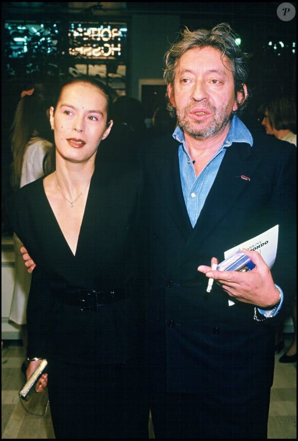 Archives - Serge Gainsbourg et Bambou à la générale de la pièce Kean au théâtre Marigny à Paris en 1987