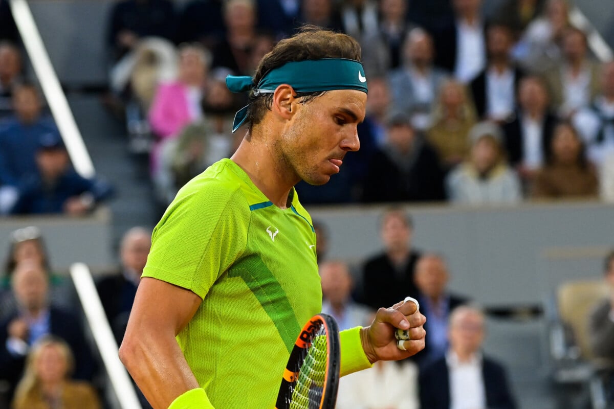 Photo Attitude Joie De Rafael Nadal Espagne Rafael Nadal Fait Tomber Le Tenant Du