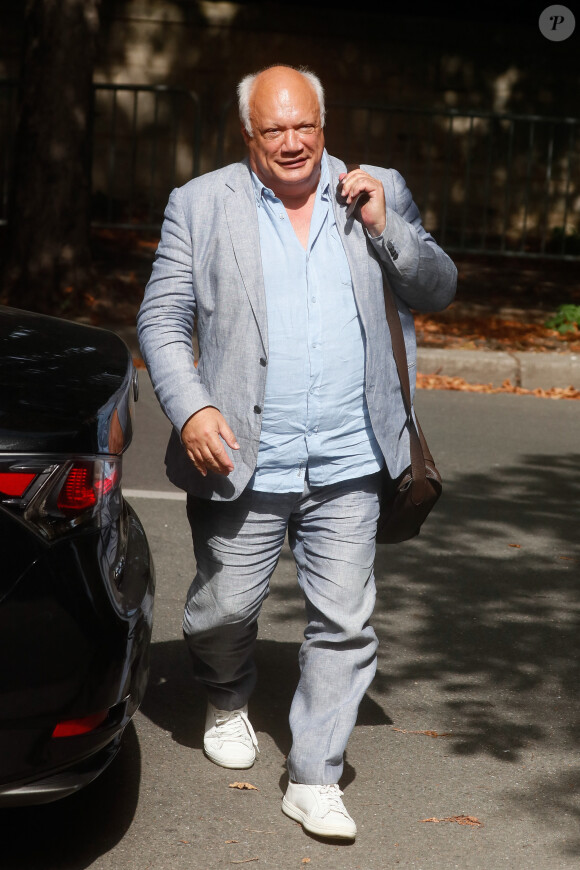 Semi-Exclusif - Eric-Emmanuel Schmitt - Arrivées à l'enregistrement de l'émission "Vivement Dimanche" présentée par M. Drucker qui sera diffusée le 10 septembre 2023 sur France 3 au studio Gabriel à Paris, France, le 5 septembre 2023. © Christophe Clovis/Bestimage