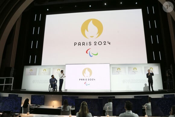 L'homme était à Paris pour assister à un comité de sécurité de préparation des Jeux olympiques
 
Présentation du logo des Jeux Olympiques et Paralympiques "Paris 2024" dévoilé au cinéma "Le Grand Rex" à Paris, le 21 octobre 2019. Dans le logo sont cachés différents symboles : la médaille, la flamme et Marianne.
