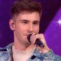 Julien (Star Academy 2023) : Le beau gosse de la saison en couple, les internautes déçus de voir sa "copine" dans le public !