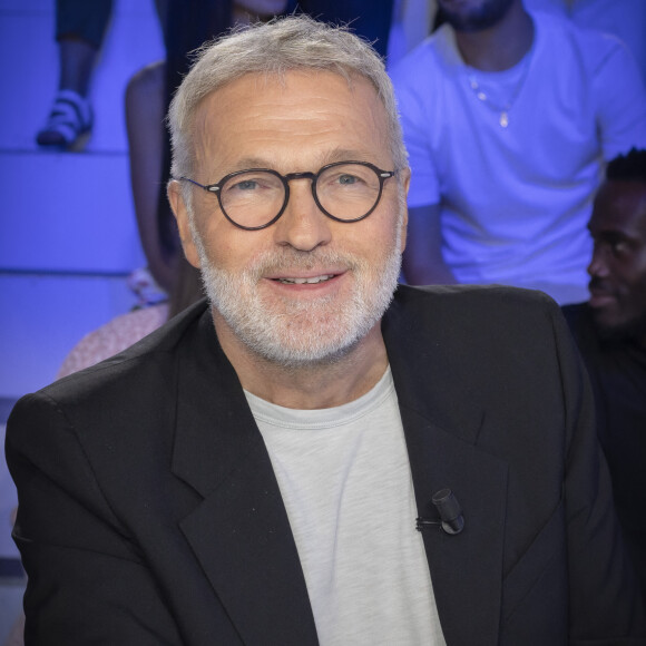 Exclusif - Laurent Ruquier sur le plateau de l'émission Touche pas à mon poste (TPMP) diffusée en direct sur C8 le 30 août 2022 et présentée par C.Hanouna. © Jack Tribeca / Bestimage 