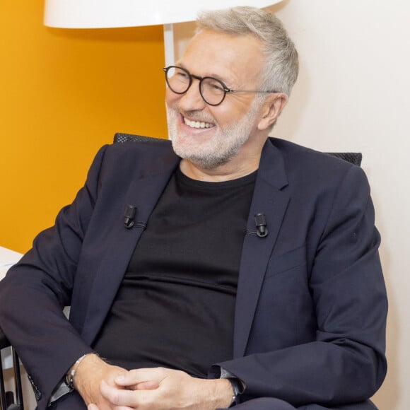 Exclusif - Laurent Ruquier en backstage de la dernière émission de L.Ruquier pour "On Est En Direct (OEED)", présentée par L.Ruquier et L.Salamé, et diffusée en direct sur France 2, à Paris, France, le 4 juin 2022. © Jack Tribeca/Bestimage 