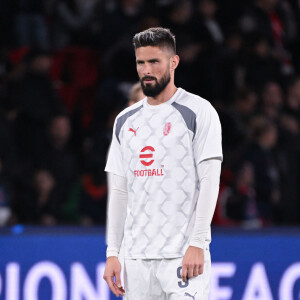 Le matin, un petit-déjeuner composé d'un kiwi, de jus d'oranges pressées, de pain aux céréales toasté
 
Olivier Giroud - Match de ligue des champions entre le PSG et l'AC Milan (3-0) au Parc des Princes à Paris le 25 octobre 2023.