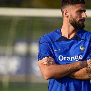 Olivier Giroud fait aussi des bains froids chaque jour et enchaîne les exercices d'étirement et de relaxation
 
Olivier Giroud - L'équipe de France en entrainement au Centre National du Football (CNF) de Clairefontaine-en-Yvelines, France, le 9 octobre 2023. © Federico Pestellini/Panoramic/Bestimage