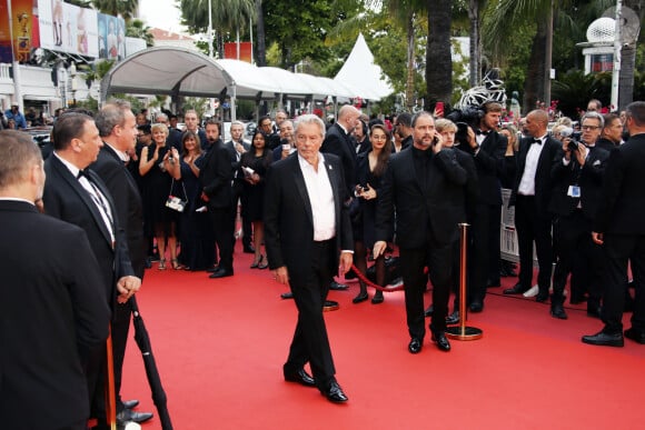 Alain Delon - Montée des marches du film "A Hidden Life" lors du 72ème Festival International du Film de Cannes, le 19 mai 2019. © Denis Guignebourg/Bestimage