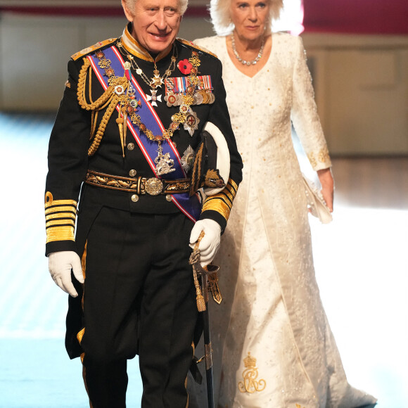 Lors de son arrivée en carrosse, le monarque britannique qui fêtera en novembre ses 75 ans n'a pu détourner son regard des affiches avec écrit en gros "Not my king". Des slogans pourtant peu imaginables sous Elizabeth II.
Premier "discours du trône" du roi Charles III d'Angleterre devant la chambre des Lords au palais de Westminster à Londres? le 7 novembre 2023.