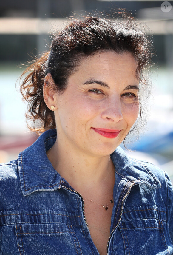 Cécile Rebboah - Photocall "Itinéraire D'une Maman Braqueuse" lors de la 21ème édition du Festival de la Fiction TV de la Rochelle le 12 septembre 2019. ©Patrick Bernard / Bestimage