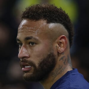 Une somme qui permet à Neymar de continuer à voir Mavie et notamment à l'emmener en vacances
 
Neymar Jr (PSG) - Match de Ligue 1 Uber Eats "PSG contre Angers" (2-0) au Parc des Princes à Paris le 11 janvier 2023.