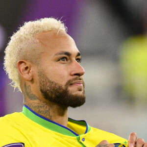 Neymar saluant les supporters du Bresil - Match "Brésil - Corée (4-1)" lors de la Coupe du Monde 2022 au Qatar, le 5 décembre 2022.