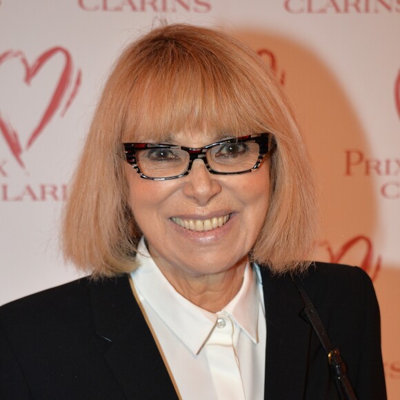 Malheureusement, il est décédé 6 ans plus tard, fauché par une cirrhose.
Mireille Darc (Femme de Coeur 2006) - Remise du Prix Clarins 2016 au Pavillon Kléber à Paris, le 29 mars 2016. © Veeren/Bestimage