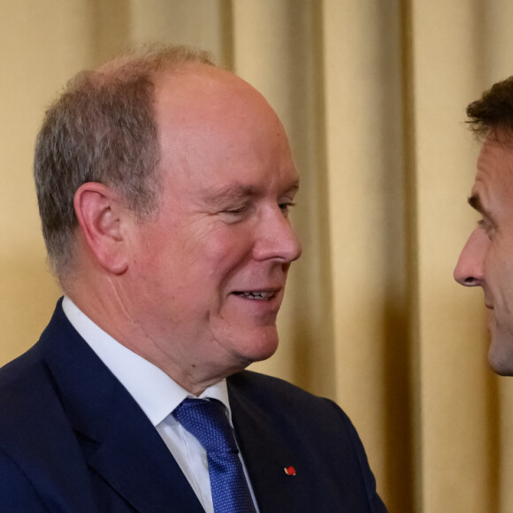 Emmanuel Macron, président de la République avec Albert II, Prince souverain de Monaco, lors du dîner des chefs d'état à l'occasion du 6eme Forum de Paris sur la paix le 9 novembre 2023. © Eric Tschaen / Pool / Bestimage
