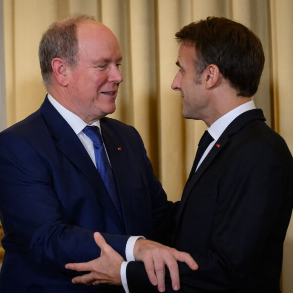 Le mari de la princesse Charlene avait déjà croisé le couple présidentiel il y a quelques jours lors de la finale de la Coupe du monde de rugby 2023 au Stade France
Emmanuel Macron, president de la Republique avec Albert II, Prince souverain de Monaco, lors du diner des chefs d etat a loccasion du 6eme Forum de Paris sur la paix le 9 novembre 2023. © Eric Tschaen / Pool / Bestimage 