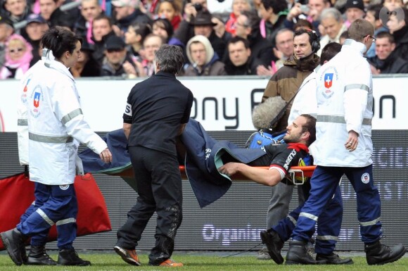 Saison terminée pour Frédéric Michalak, victime d'une rupture des ligaments du genou gauche le 6 mars 2010