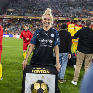 Le duo est prêt à tout donner lors de cette course loin de leurs proches.
Exclusif - Elodie Gossuin - 3ème édition de la rencontre de football caritative "Match des héros" entre le "RC Lens Légendes" et "L'équipe Unicef" au stade Bollaert-Delelis à Lens le 6 juin 2023. © Pierre Perusseau / Bestimage