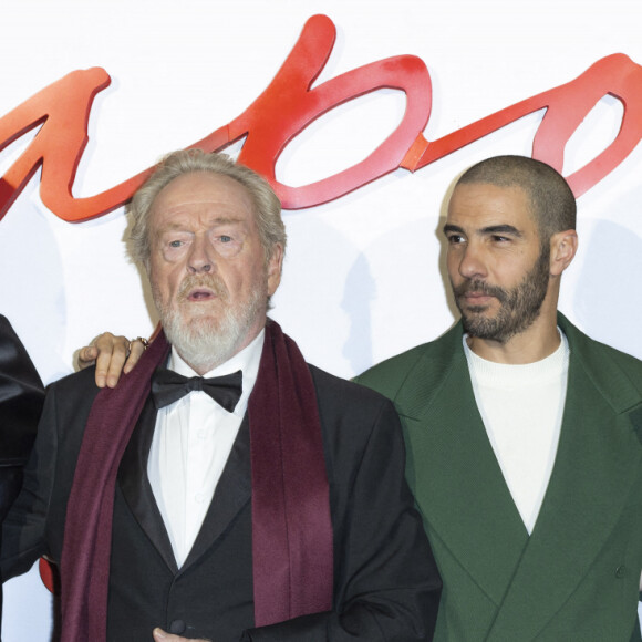 Giannina Facio avec son mari Ridley Scott, Tahar Rahim, Vanessa Kirby - Avant-première mondiale du film "Napoléon" à la Salle Pleyel à Paris le 14 novembre 2023. © Olivier Borde / Bestimage