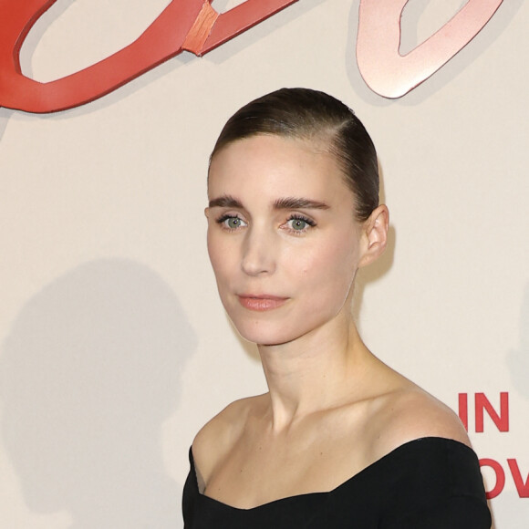 En couple avec Rooney Mara depuis 2016, l'acteur a participé à l'avant-première du film Napoléon avec elle... mais sans jamais prendre la pose avec elle sur le tapis rouge.
Rooney Mara - Avant-première mondiale du film "Napoléon" à la Salle Pleyel à Paris le 14 novembre 2023. © Coadic Guirec / Bestimage