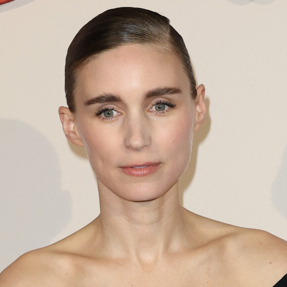 Joaquin Phoenix visite la capitale française en compagnie de sa chère et tendre.
Rooney Mara - Avant-première mondiale du film "Napoléon" à la Salle Pleyel à Paris le 14 novembre 2023. © Coadic Guirec / Bestimage