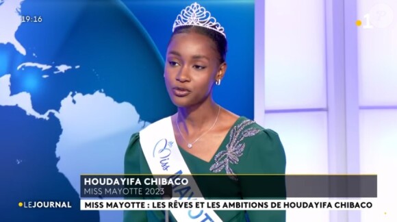 C'est un sacré défi qu'affronte Houdaya Chibaco. L'année dernière, lors du concours Miss France, Mayotte n'avait envoyé aucune représentante.
Houdayifa Chibaco de passage sur "Mayotte la 1ère".
