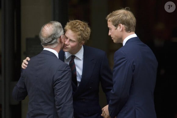 Prince Charles et les princes William et Harry - Messe en l'honneur de la princesse Diana célébrée par la famille royale en 2007.