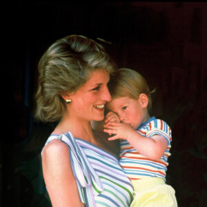 Lady Diana et le prince Harry - Palma de Majorque en 1986.