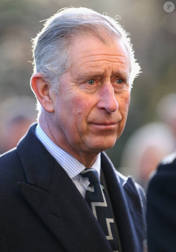 Le prince Charles aurait eu une réaction surprenante à la mort de Lady Diana.
Le prince Charles remet des médailles à Londres.