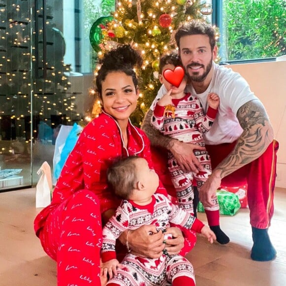 Cette année, M. Pokora et Christina Milian passeront un Noël en famille à Los Angeles. 
M. Pokora avec sa femme Christina Milian et leurs deux fils Isaiah et Kenna lors d'un Noël à Los Angeles.