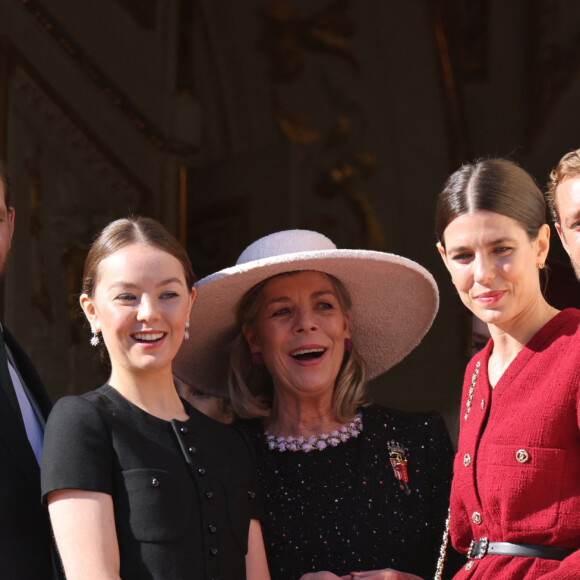 La princesse Caroline de Hanovre et ses enfants, Andrea Casiraghi, la princesse Alexandra de Hanovre, Charlotte et Pierre Casiraghi - La famille princière de Monaco au balcon du palais, à l'occasion de la Fête Nationale de Monaco. Le 19 novembre 2023 © Claudia Albuquerque / Bestimage 