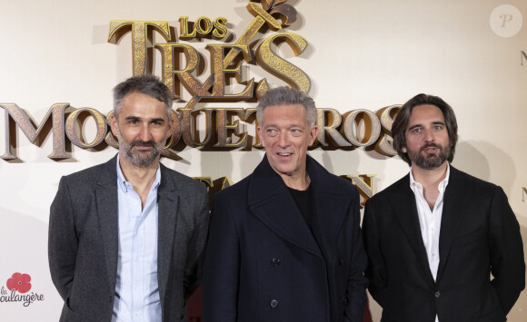 Martin Bourboulon, Vincent Cassel, Dimitri Rassam - Première du film "Les Trois Mousquetaires : D'Artagnan" à Madrid. Le 12 avril 2023 