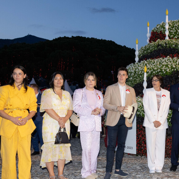 Pauline Ducruet, Marie Ducruet, Camille Gottlieb, Louis Ducruet, La princesse Stéphanie de Monaco, le prince Albert II, la princesse Charlene, Le prince Jacques de Monaco, marquis des Baux, La princesse Gabriella de Monaco, comtesse de Carladès - La famille princière de Monaco partage le gâteau d'anniversaire dans le cadre des commémorations du centenaire du prince Rainier III le 31 mai 2023. © Olivier Huitel/Pool Monaco/Bestimage