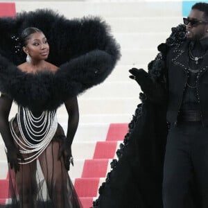 Diddy (P.Diddy, Puff Daddy) et sa compagne Yung Miami - Arrivées à la soirée du "MET Gala 2023" à New York, le 1er mai 2023.