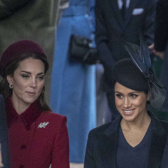 C'est en tout cas ce qu'affirme Omid Scobie, ami et biographe de Meghan Markle, dans son prochain livre "Endgame : Inside the royal family and the Monarchy's Fight for Survival"
Le prince William, duc de Cambridge, Catherine Kate Middleton, duchesse de Cambridge, Meghan Markle, duchesse de Sussex, le prince Harry, duc de Sussex - La famille royale assiste à la messe de Noël à Sandringham le 25 décembre 2018. 